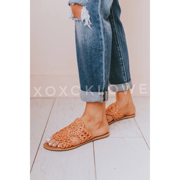 Boho Coral Crochet Raffia Slide Sandals - Picture 4 of 13